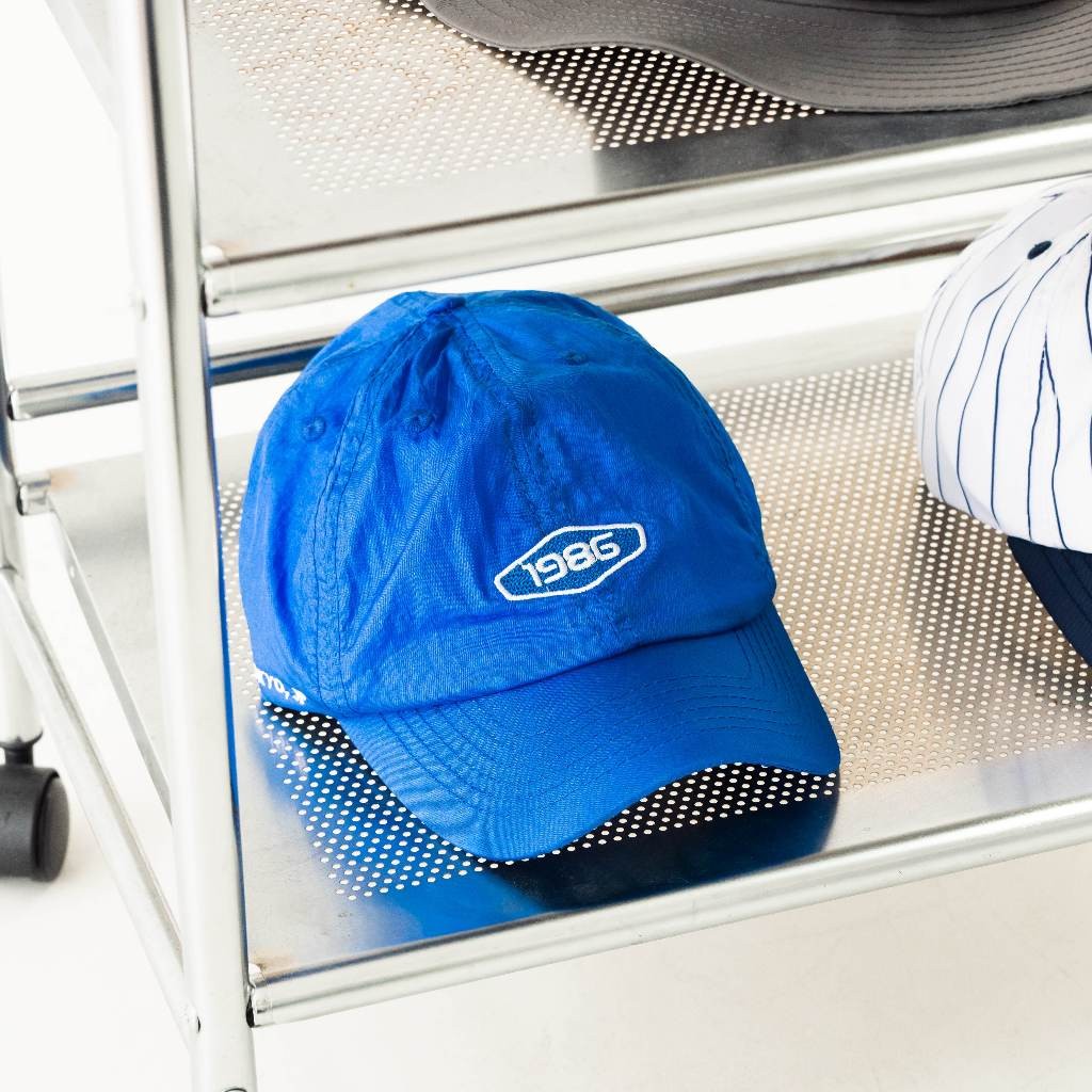 Club of 1986 Sliding Penguin Retro Nylon 5 Panel Cap / Topi Nilon Vintage Classic Tali Serutt